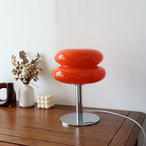 cream ceramic table lamp
