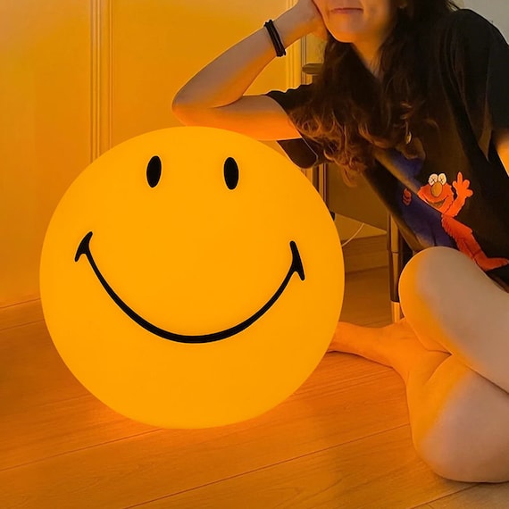 smiley face lamp xl